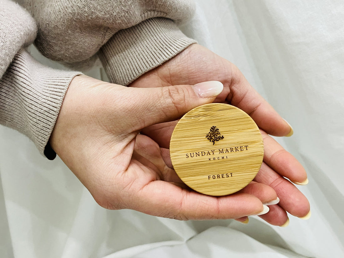 SUNDAY MARKET(サンデーマーケット)のバームを持った画像